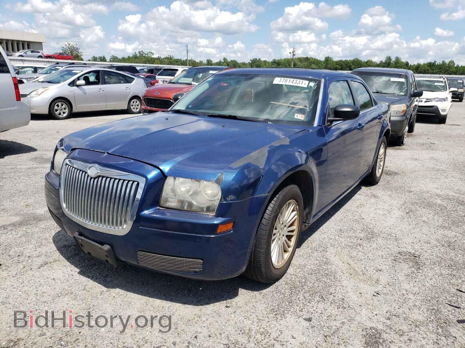 2009 CHRYSLER 300 - VIN: 2C3KA43D19H570811 - Фото 2