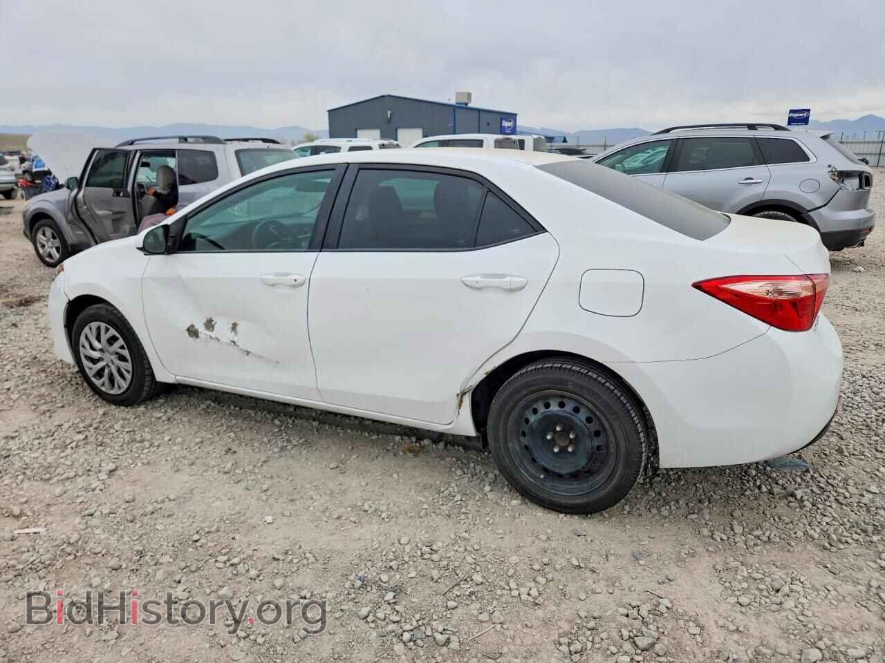 2018 TOYOTA COROLLA - VIN: 5YFBURHEXJP791484 - Photo 2