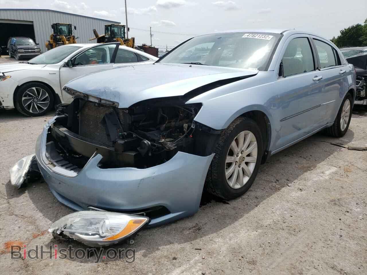 2013 CHRYSLER 200 - VIN: 1C3CCBCG2DN607765 - Photo 2