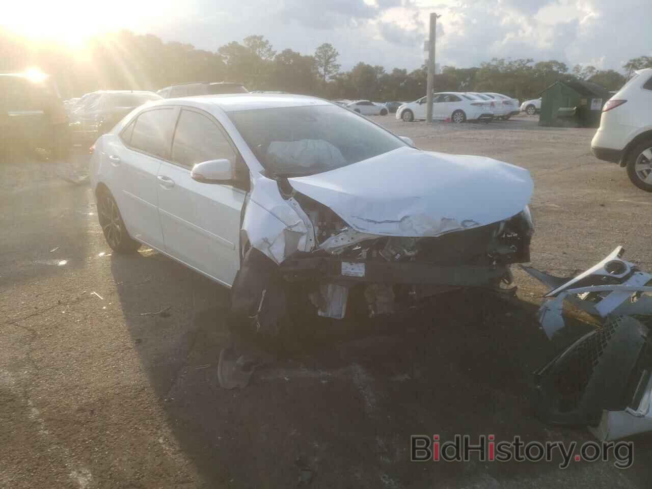 Photo 5YFBURHEXHP622656 - TOYOTA COROLLA 2017