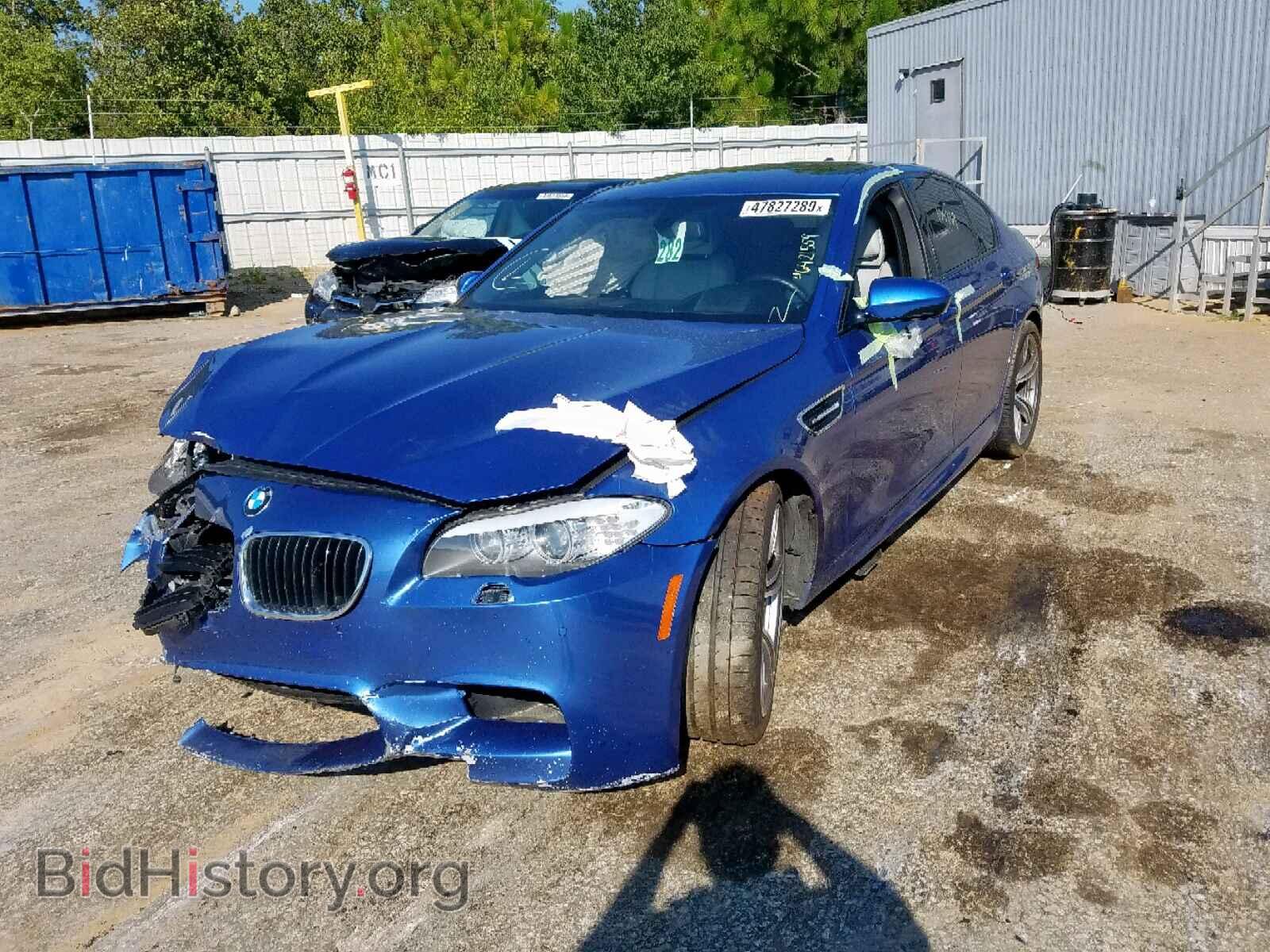 2013 BMW M5 - VIN: WBSFV9C56DC773690 - Фото 2