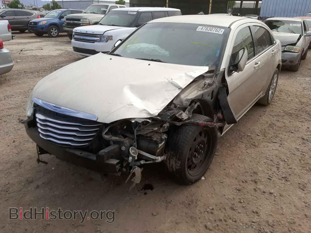2014 CHRYSLER 200 - VIN: 1C3CCBAB6EN123266 - Фото 2