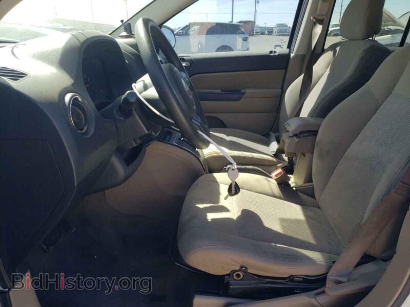 2012 Jeep COMPASS (VIN 1C4NJCBA5CD661059) — photo 7 of 13