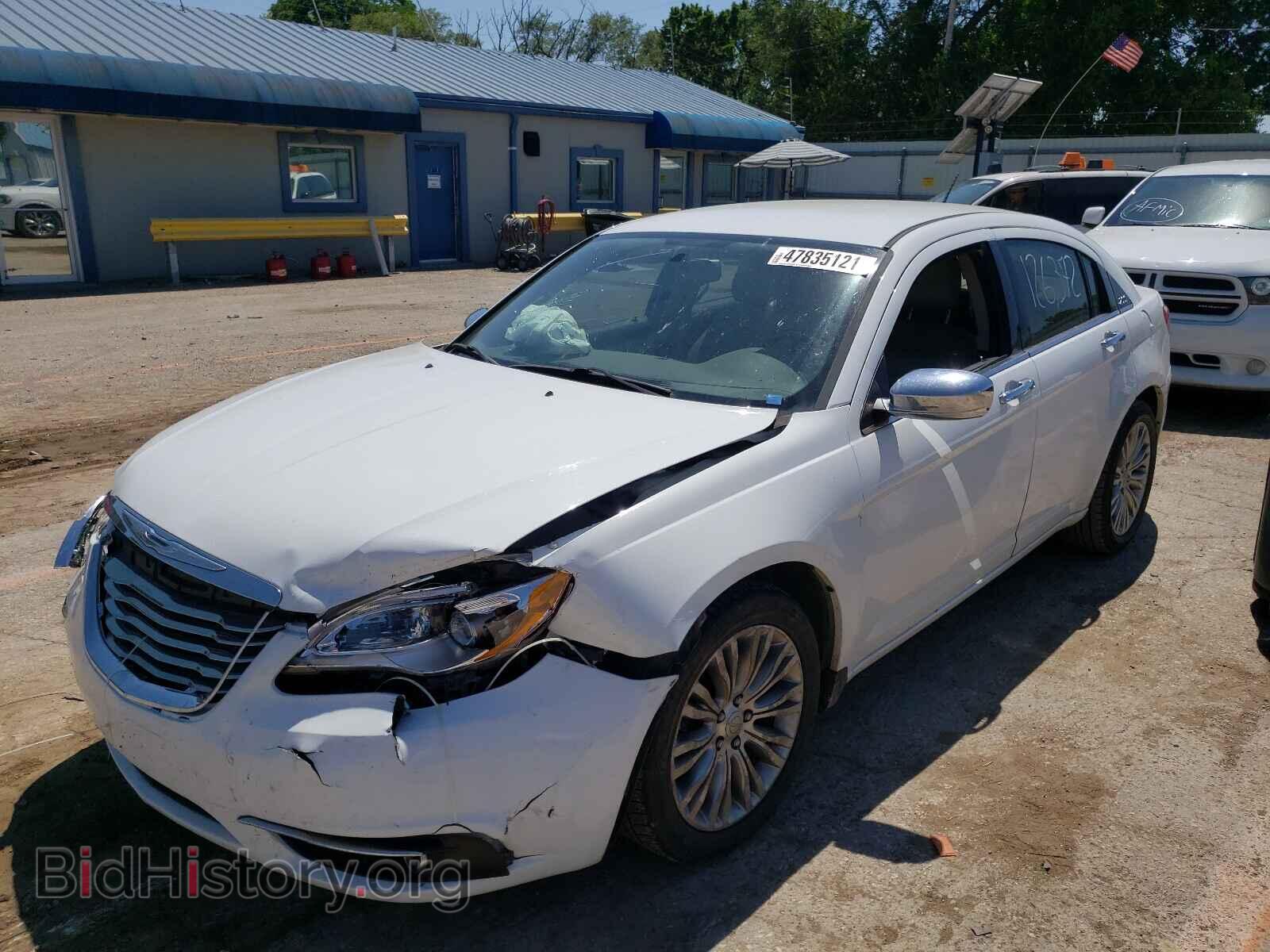 2013 CHRYSLER 200 - VIN: 1C3CCBCG2DN547292 - Фото 2