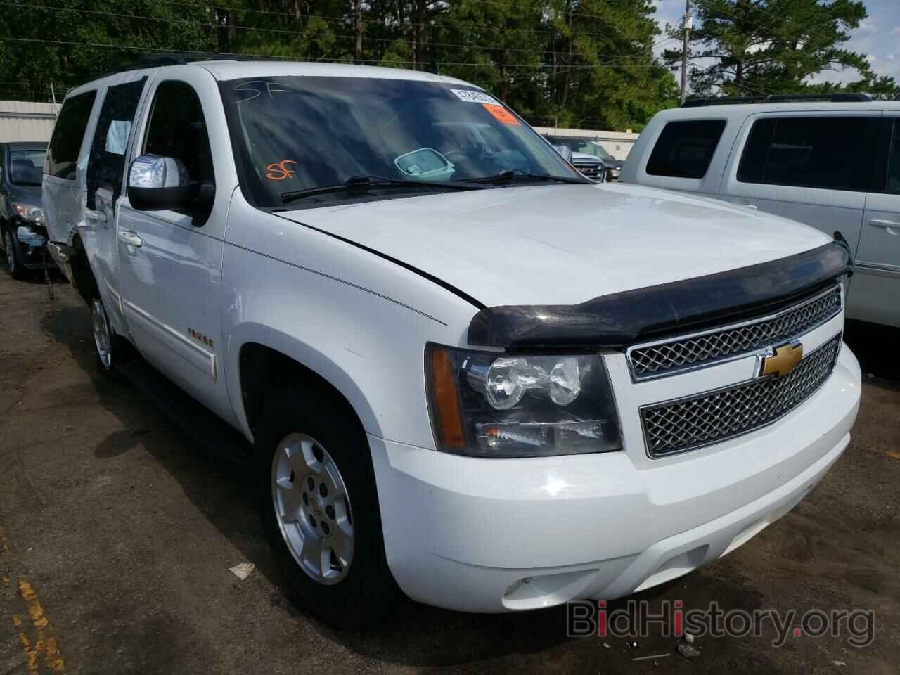 Фотография 1GNSKBE08BR210679 - CHEVROLET TAHOE 2011