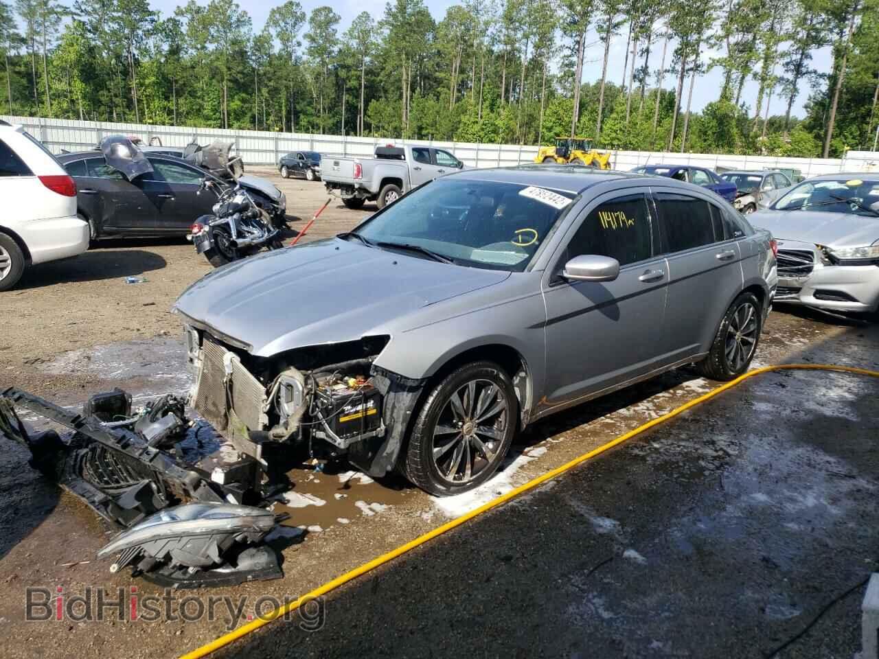 2013 CHRYSLER 200 - VIN: 1C3CCBBBXDN553024 - Фото 2