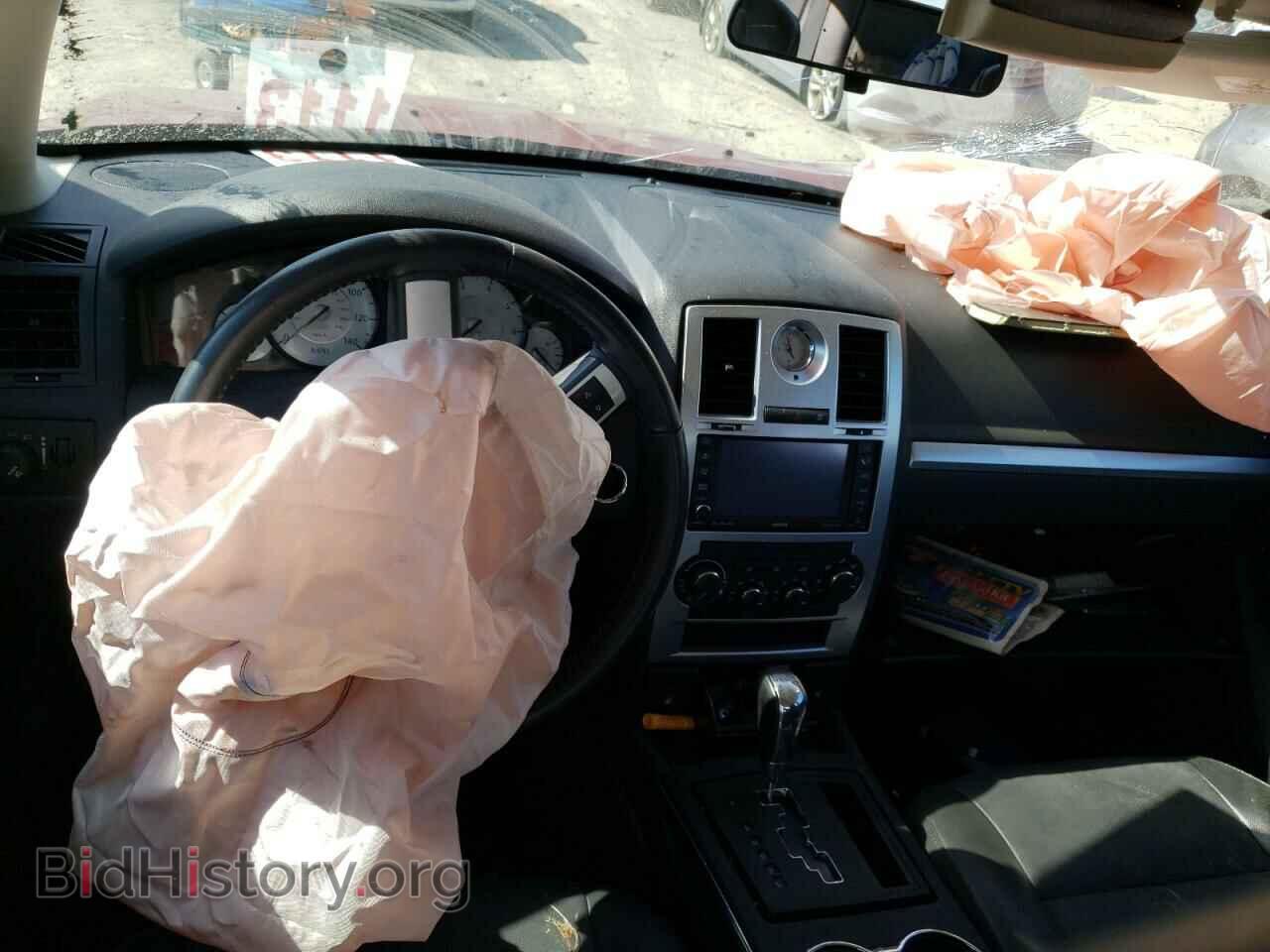2010 CHRYSLER 300 - VIN: 2C3CA5CV9AH142881 - Фото 8