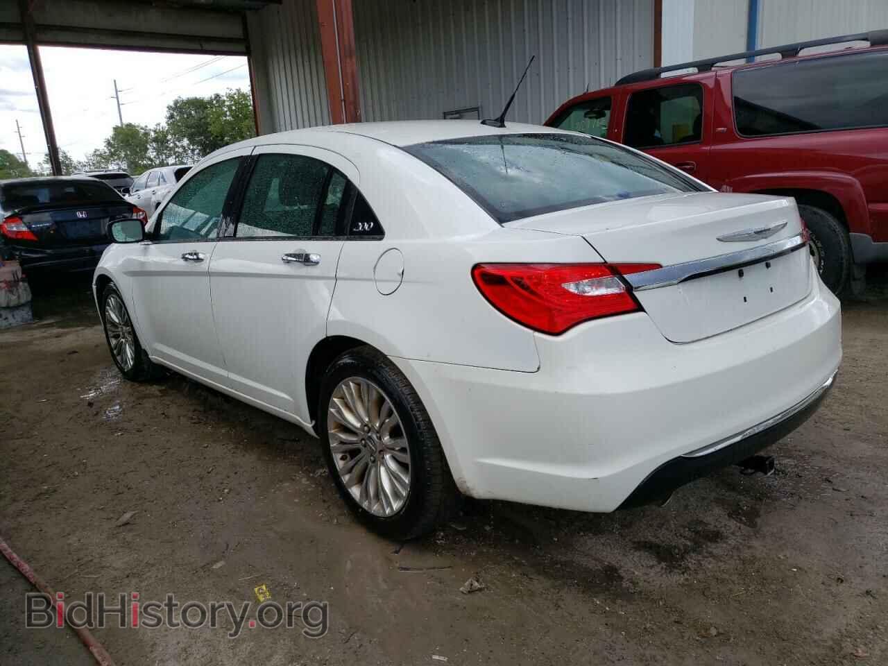 2011 CHRYSLER 200 - VIN: 1C3BC2FG9BN520059 - Фото 2