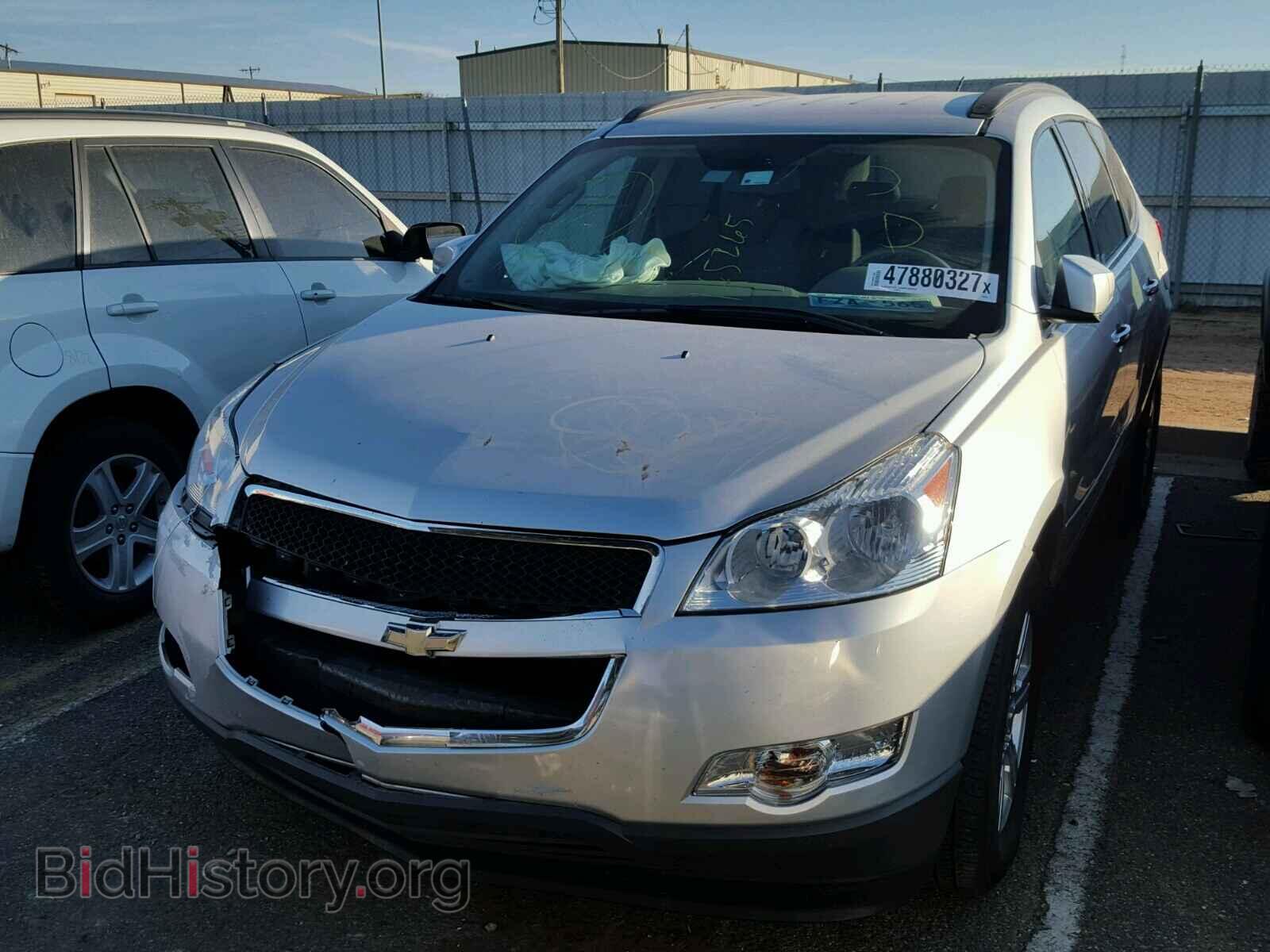 2012 CHEVROLET TRAVERSE - VIN: 1GNKVJED0CJ145265 - Фото 2