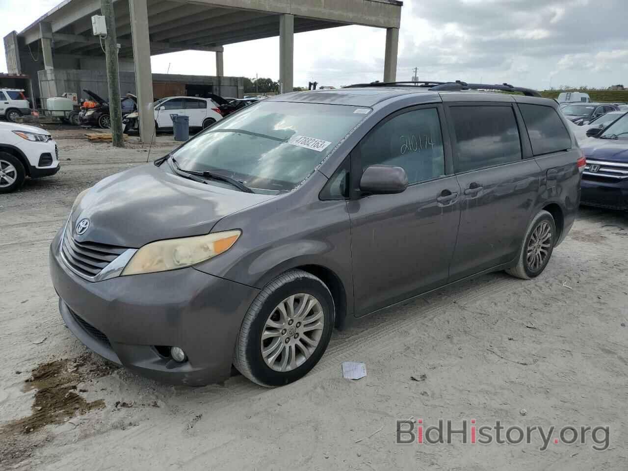 Photo 5TDYK3DC7CS248315 - TOYOTA SIENNA 2012