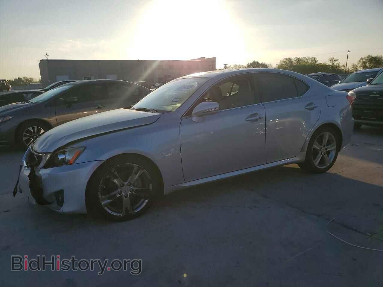 Photo JTHBF5C23C2102420 - LEXUS IS 2012
