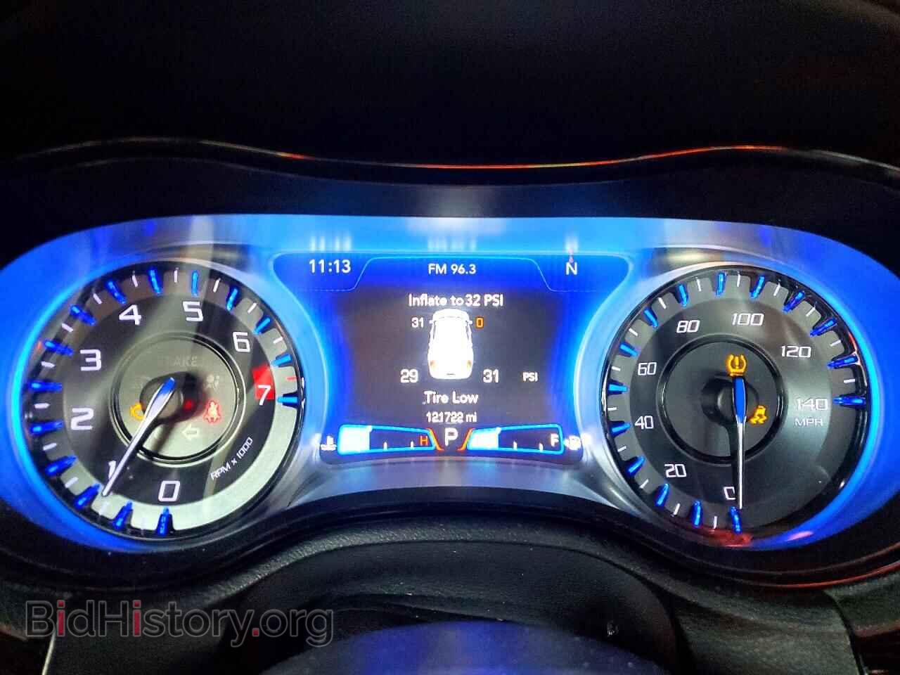 2019 CHRYSLER 300 - VIN: 2C3CCABG2KH648060 - Photo 9