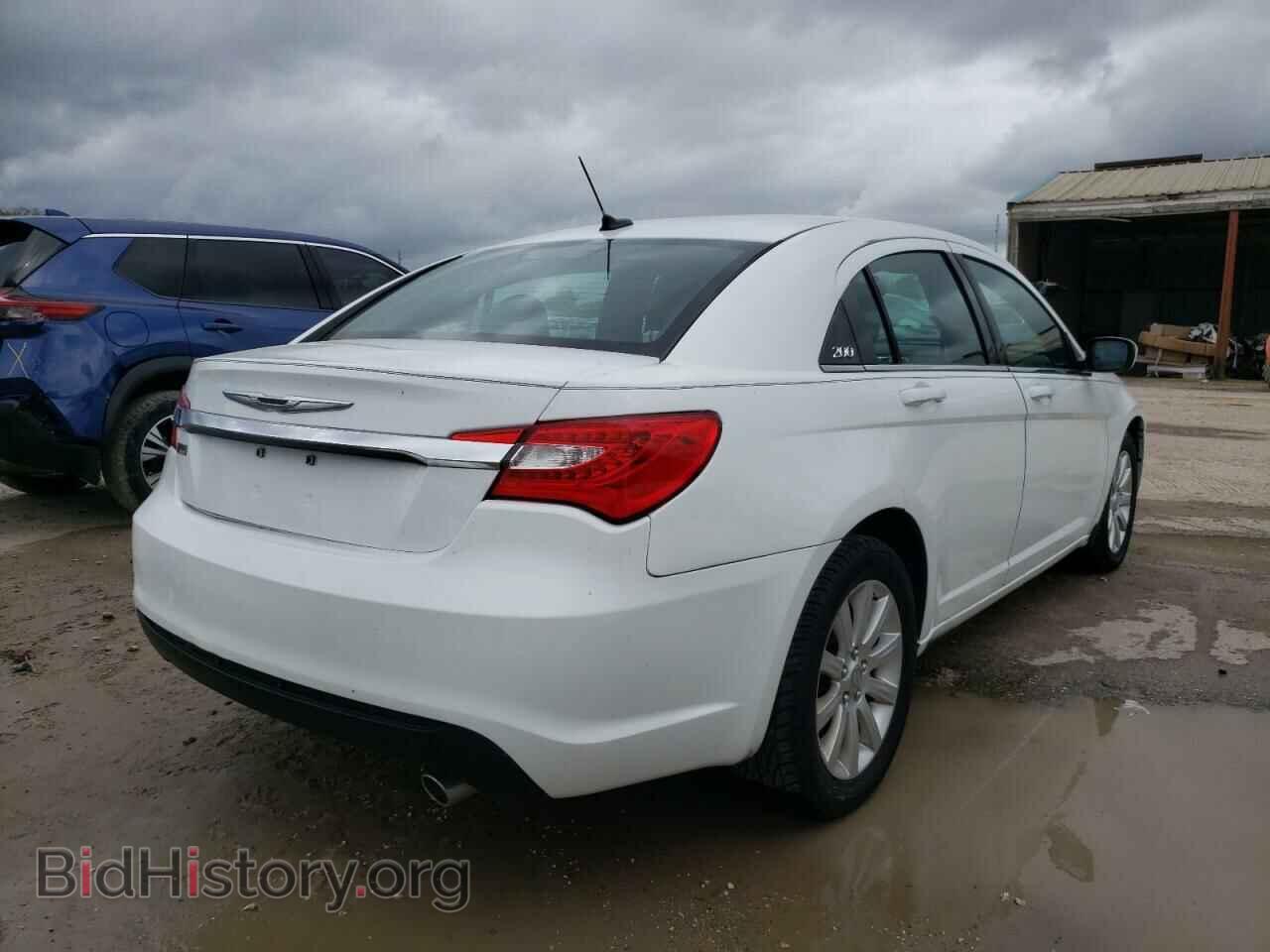 2013 CHRYSLER 200 - VIN: 1C3CCBBG3DN556374 - Фото 4