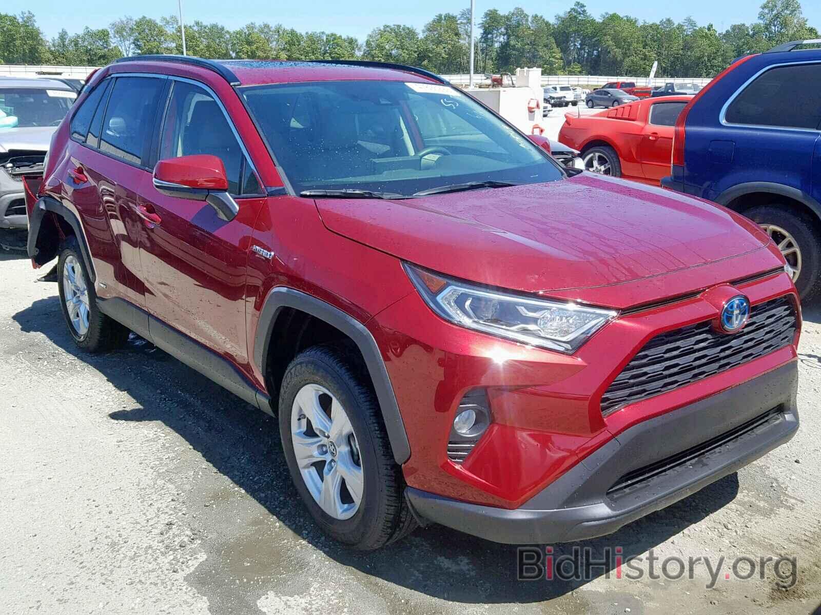 Фотография JTMRWRFV1KD010321 - TOYOTA RAV4 XLE 2019