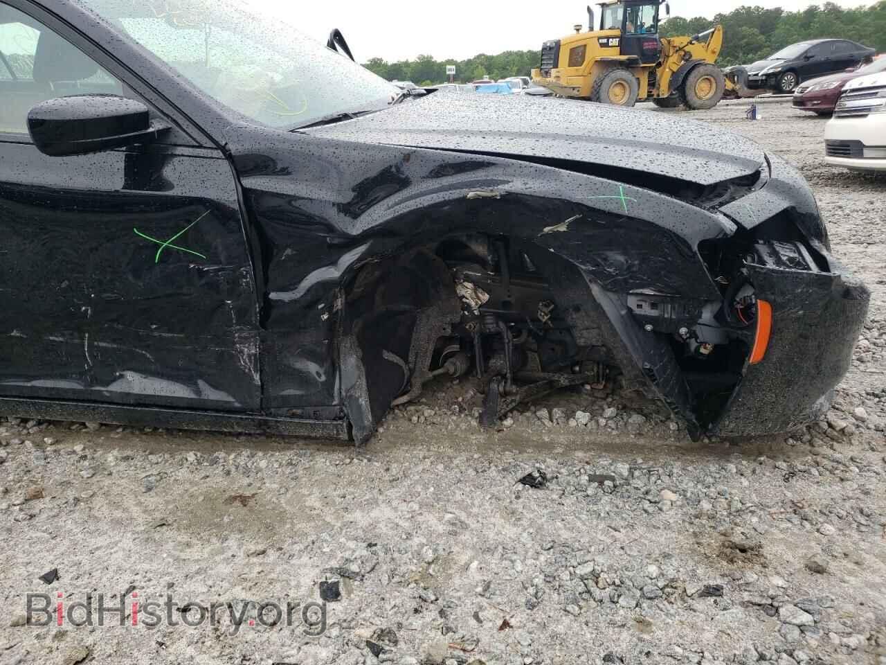 2019 CHRYSLER 300 - VIN: 2C3CCARG8KH556490 - Фото 9