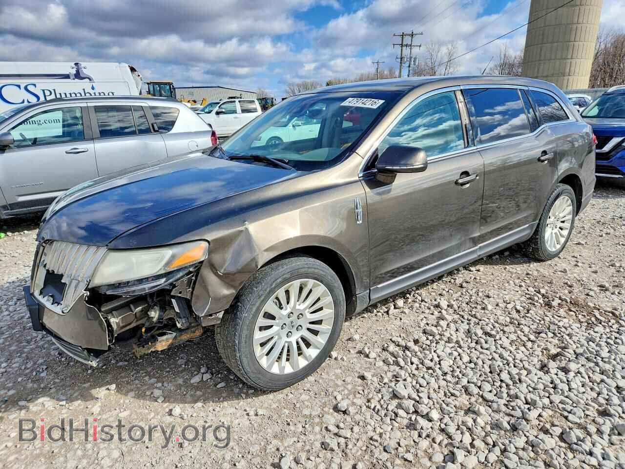 Photo 2LMHJ5AR5BBJ52612 - LINCOLN MKT 2011