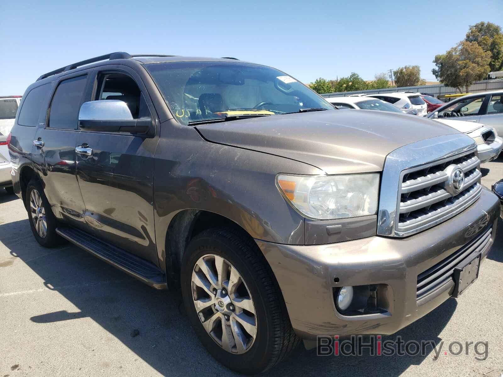 Photo 5TDKY5G15AS026119 - TOYOTA SEQUOIA 2010