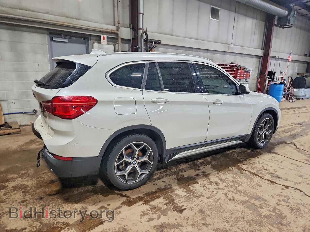 2017 BMW X1 - VIN: WBXHT3C35H5F68430 - Фото 3