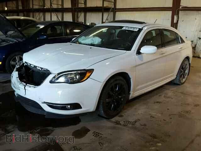 2013 CHRYSLER 200 - VIN: 1C3CCBCG3DN719233 - Фото 2