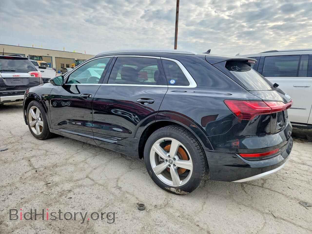 2019 AUDI E-TRON - VIN: WA1LAAGE5KB024698 - Фото 2
