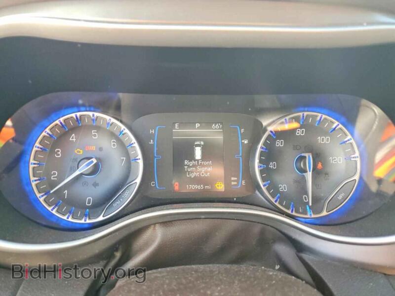 2017 Chrysler PACIFICA (VIN 2C4RC1DG1HR621860) — photo 9 of 15