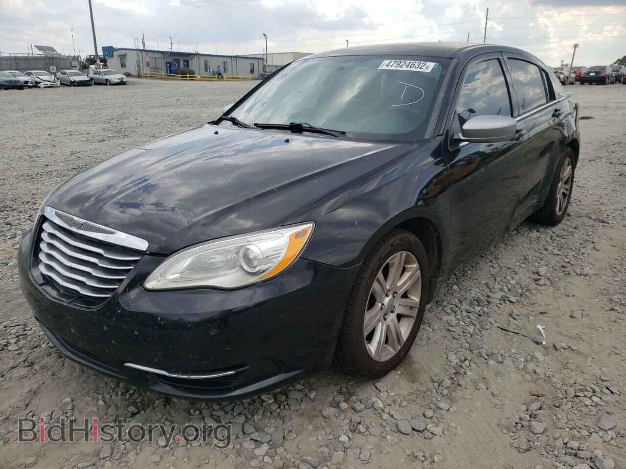 2013 CHRYSLER 200 - VIN: 1C3CCBBB2DN595221 - Фото 2