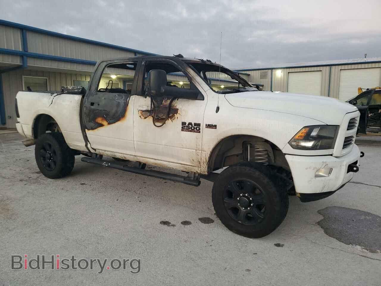 2017 RAM All Models - VIN: 3C6UR5DJ4HG776489 - Фото 4