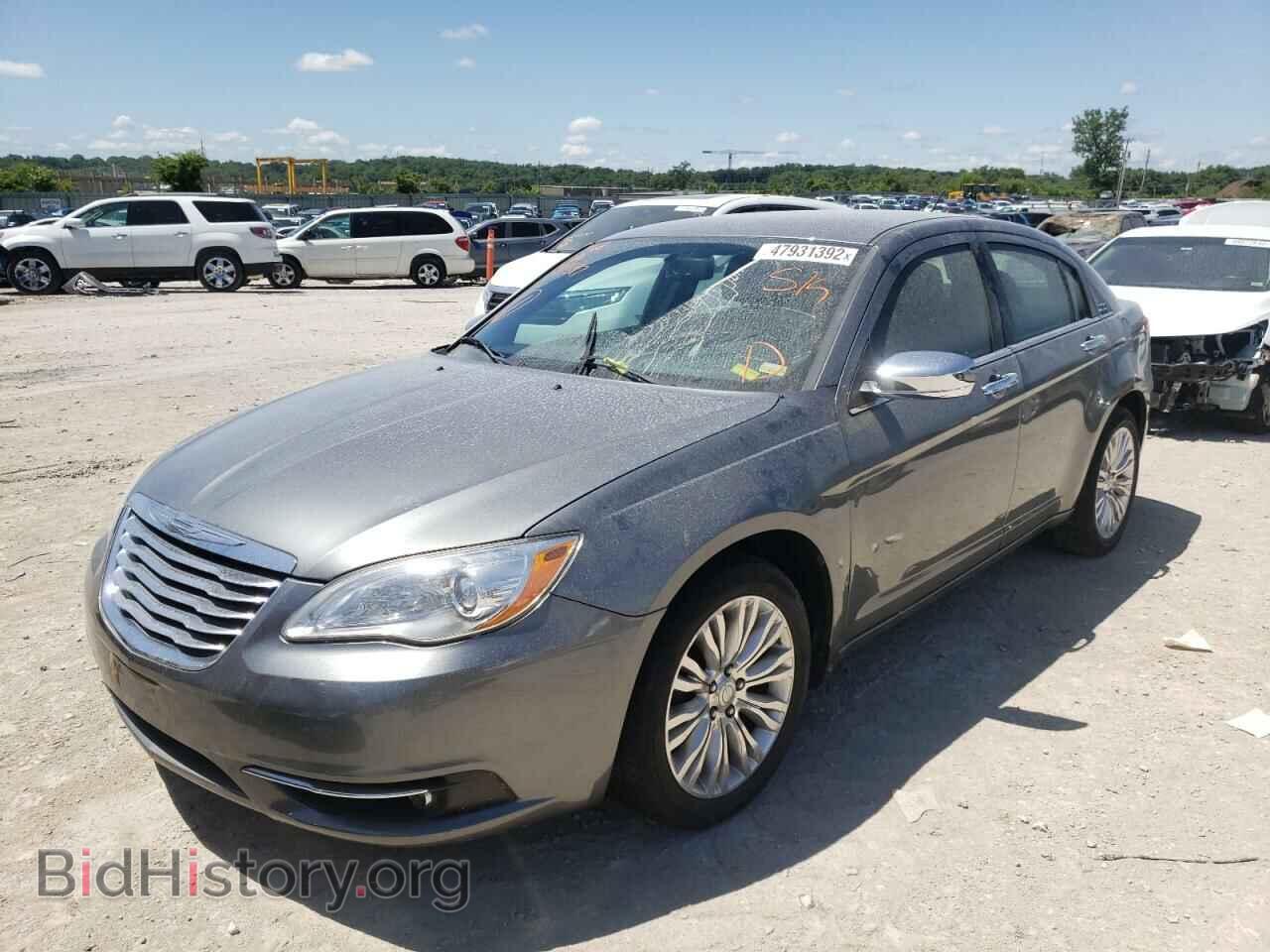 2011 CHRYSLER 200 - VIN: 1C3BC2FB9BN597597 - Photo 2