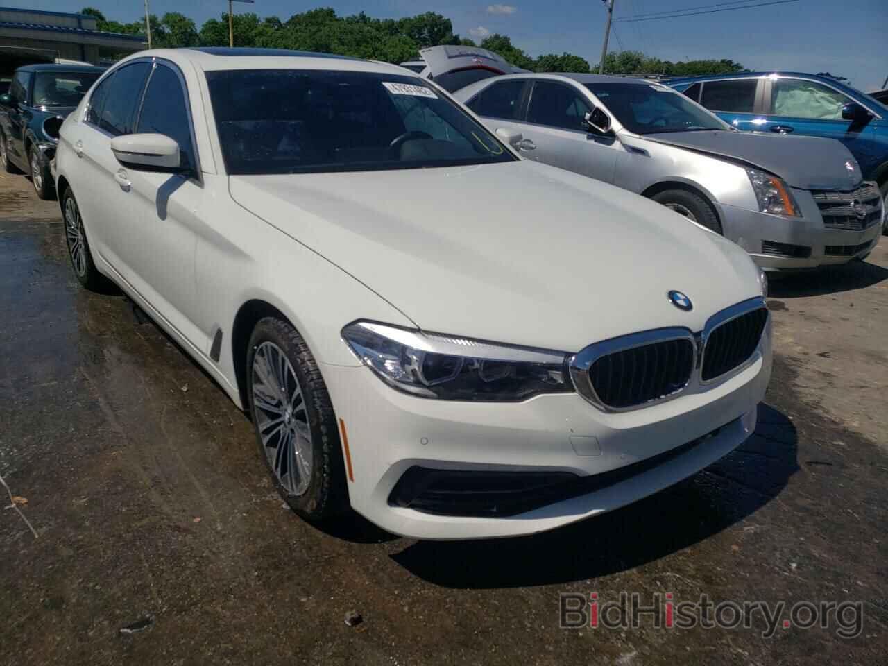 Photo WBAJA5C54KWW41073 - BMW 5 SERIES 2019