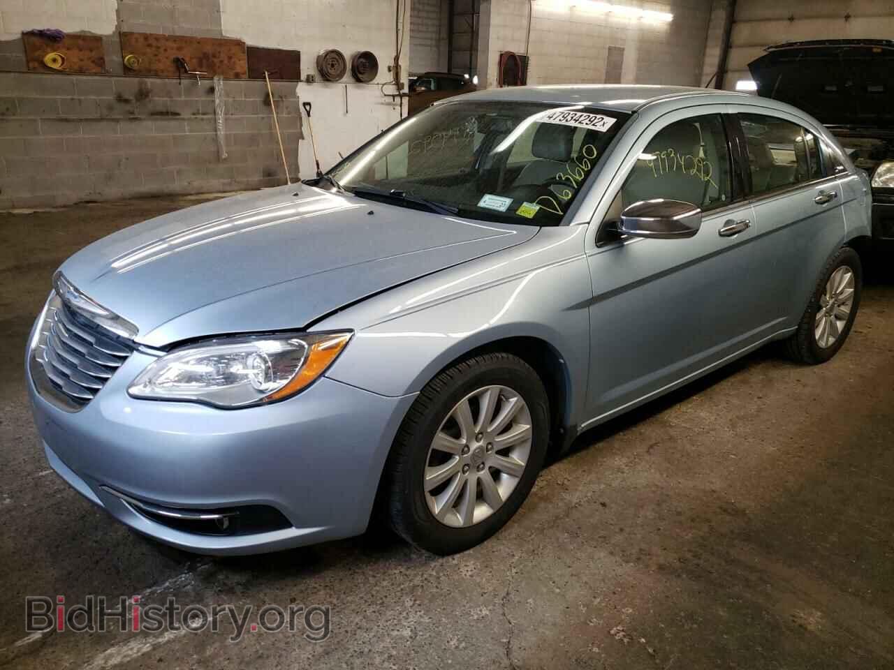 2013 CHRYSLER 200 - VIN: 1C3CCBCG9DN520896 - Фото 2