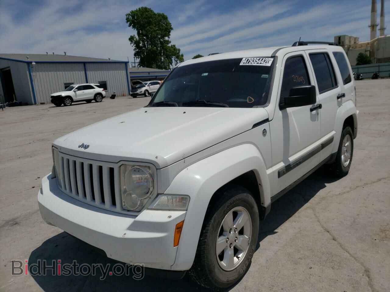 2011 JEEP LIBERTY - VIN: 1J4PN2GK0BW581626 - Фото 2