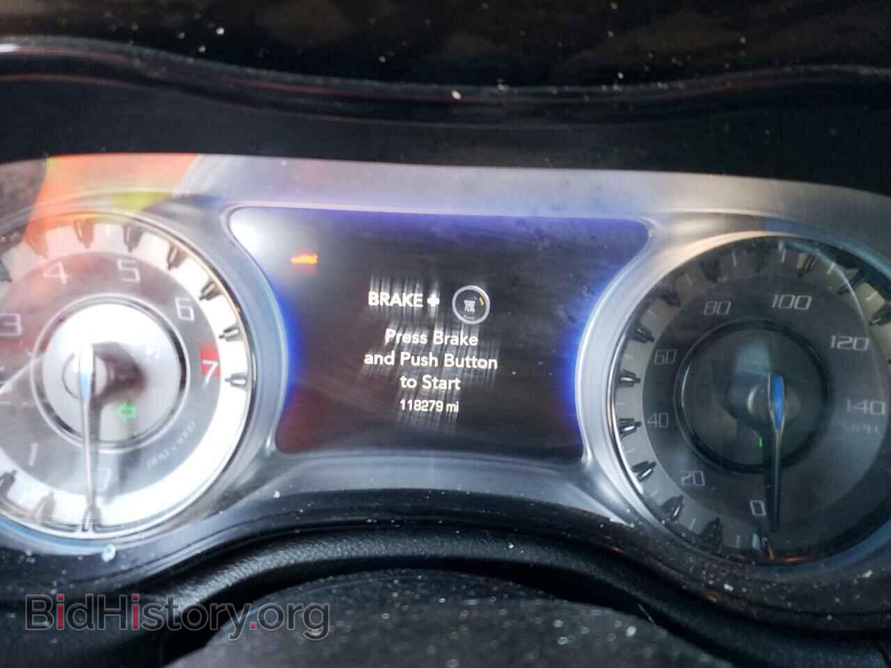 2019 CHRYSLER 300 - VIN: 2C3CCABG4KH562734 - Фото 9