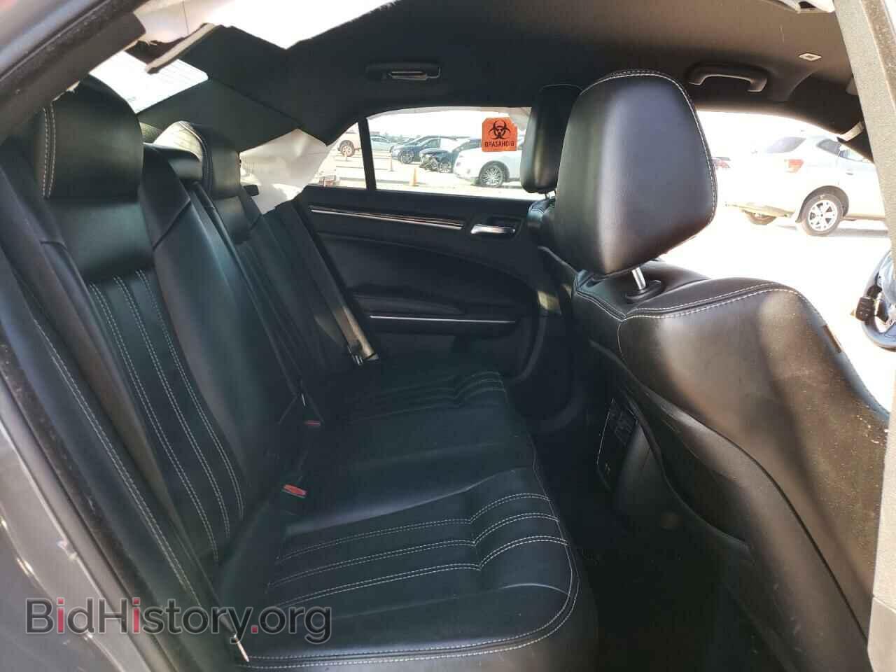 2019 CHRYSLER 300 - VIN: 2C3CCABG4KH562734 - Фото 10