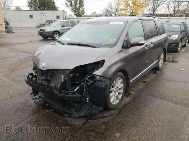 2013 TOYOTA SIENNA - VIN: 5TDYK3DC8DS375656 - Фото 2