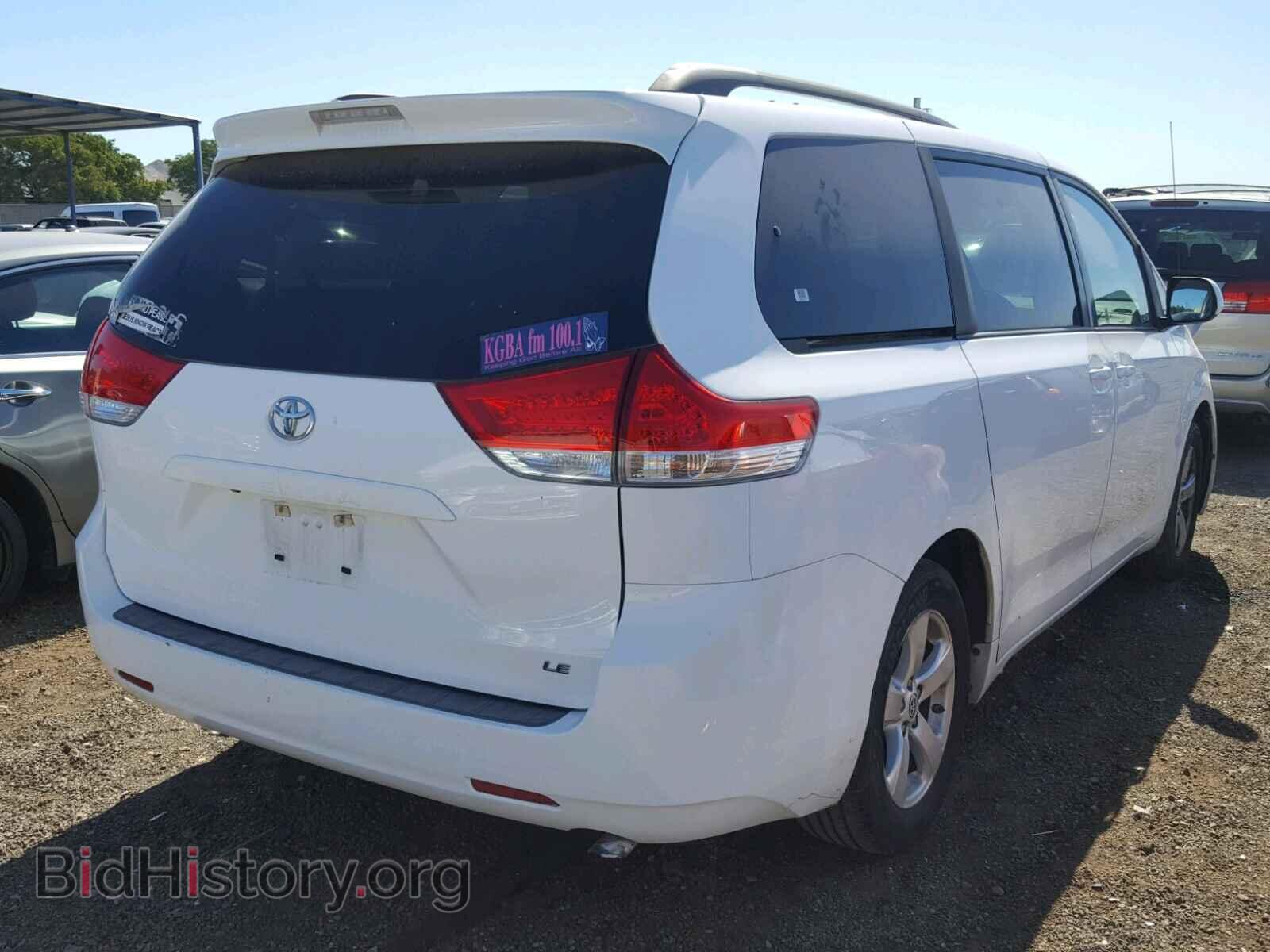 2013 TOYOTA SIENNA LE - VIN: 5TDKK3DC8DS375288 - Фото 4