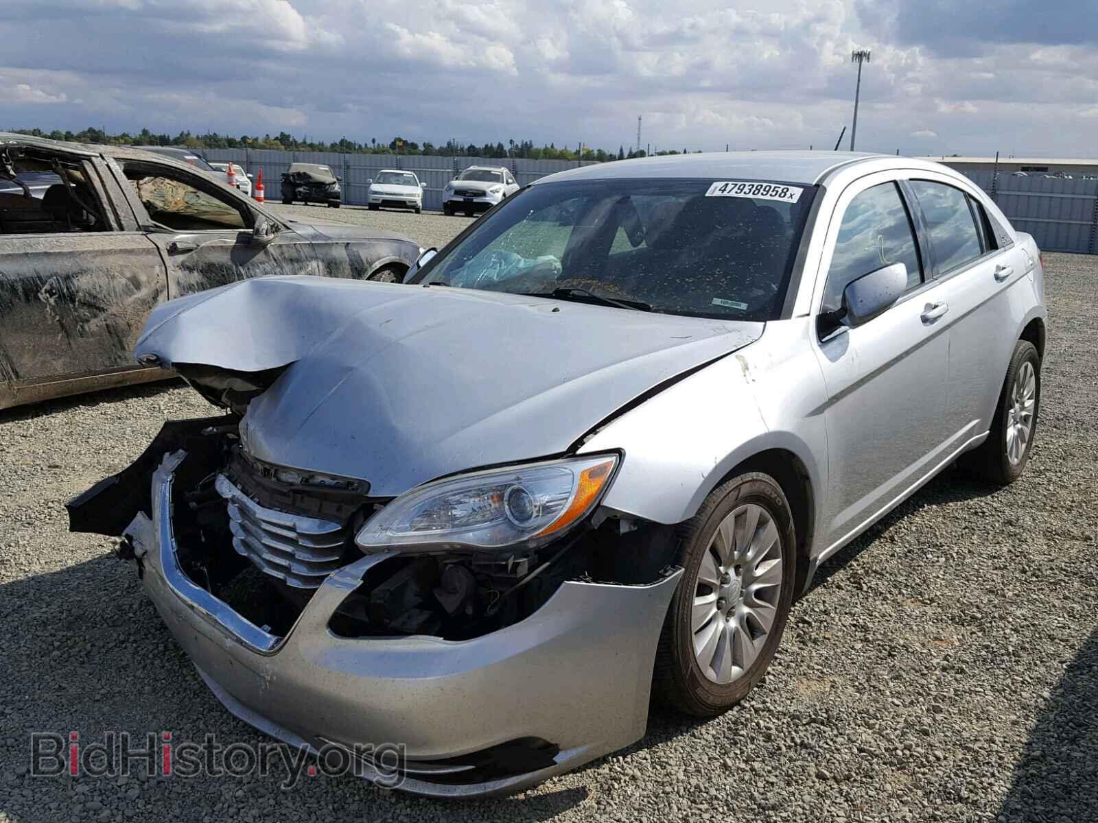 2012 CHRYSLER 200 - VIN: 1C3CCBAB7CN273822 - Фото 2