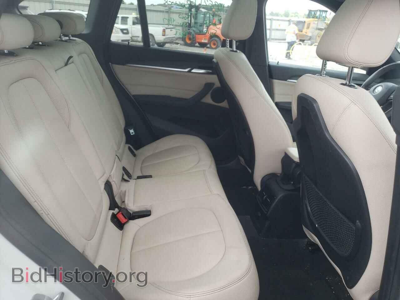 2017 BMW X1 - VIN: WBXHT3Z38H4A53967 - Фото 6
