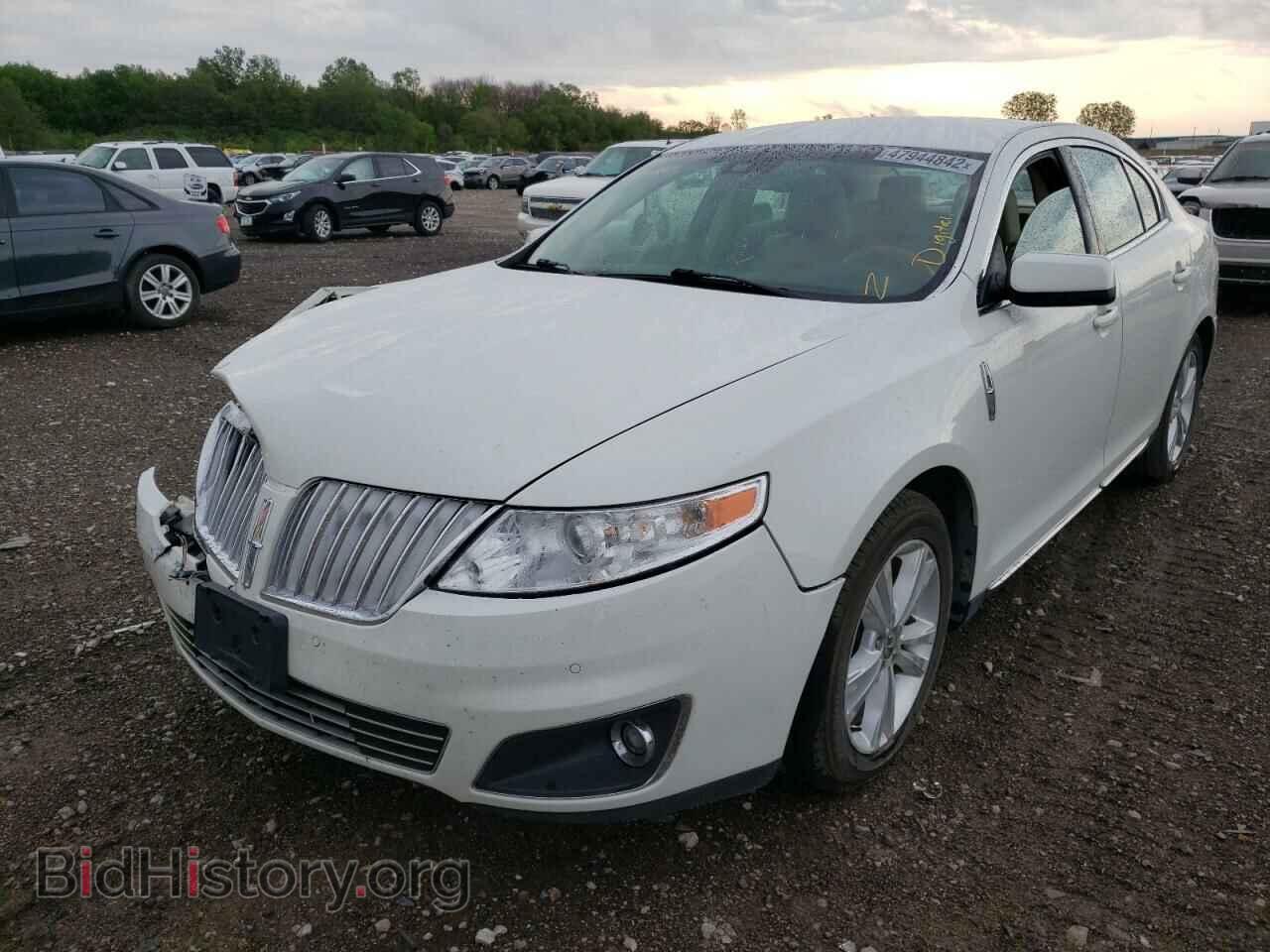 2010 LINCOLN MKS - VIN: 1LNHL9DR3AG609790 - Фото 2