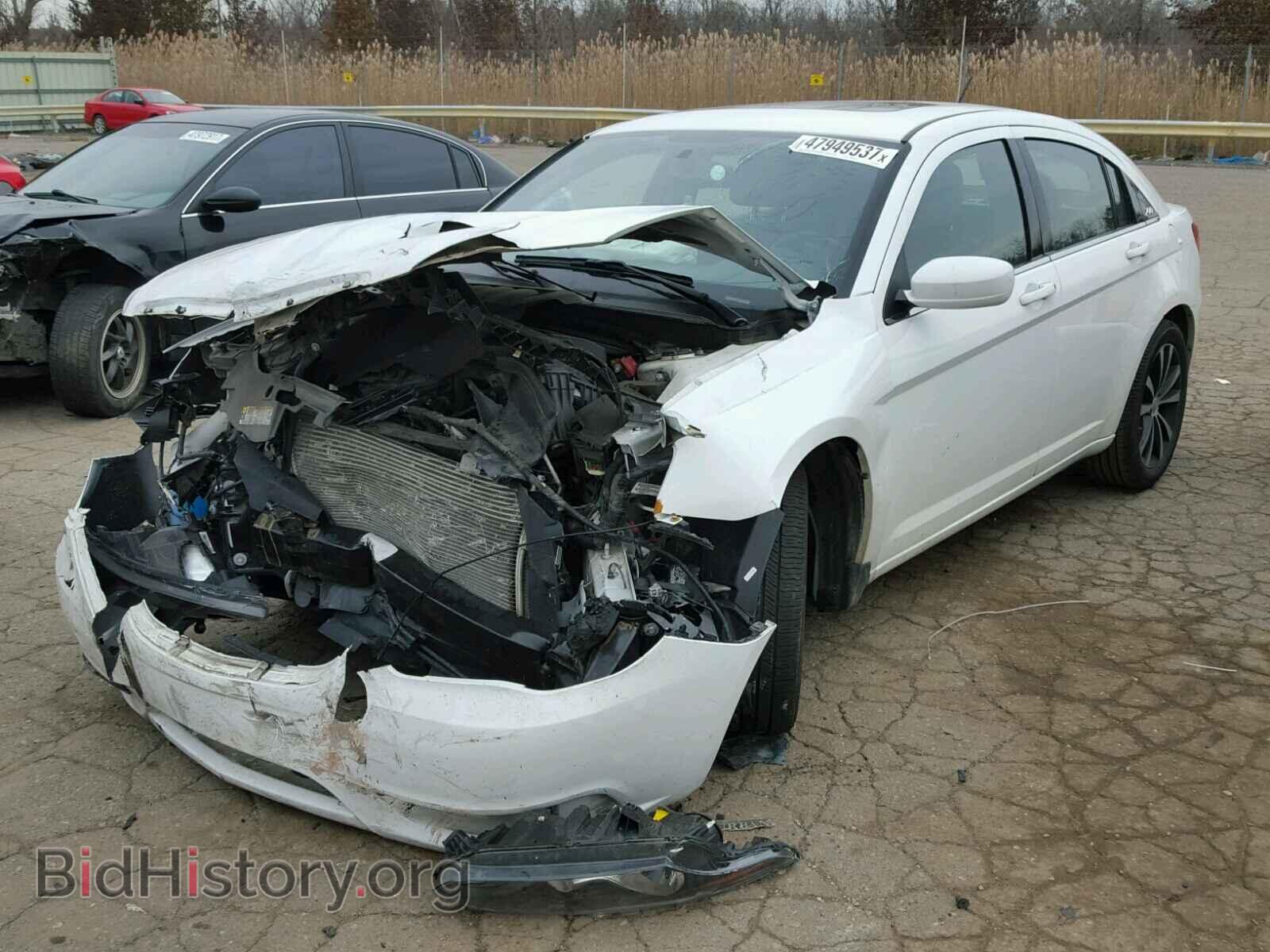 2013 CHRYSLER 200 - VIN: 1C3CCBCG4DN597918 - Photo 2