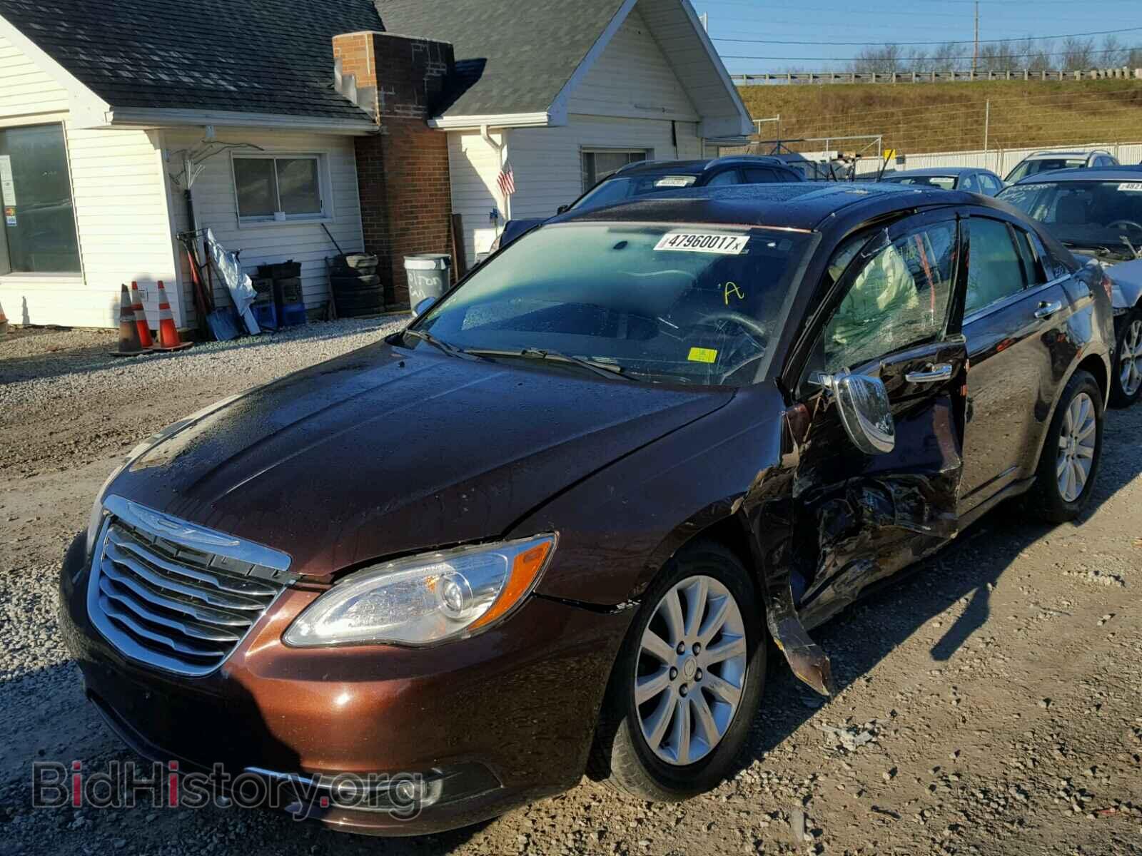 2013 CHRYSLER 200 - VIN: 1C3CCBCG4DN631792 - Фото 2