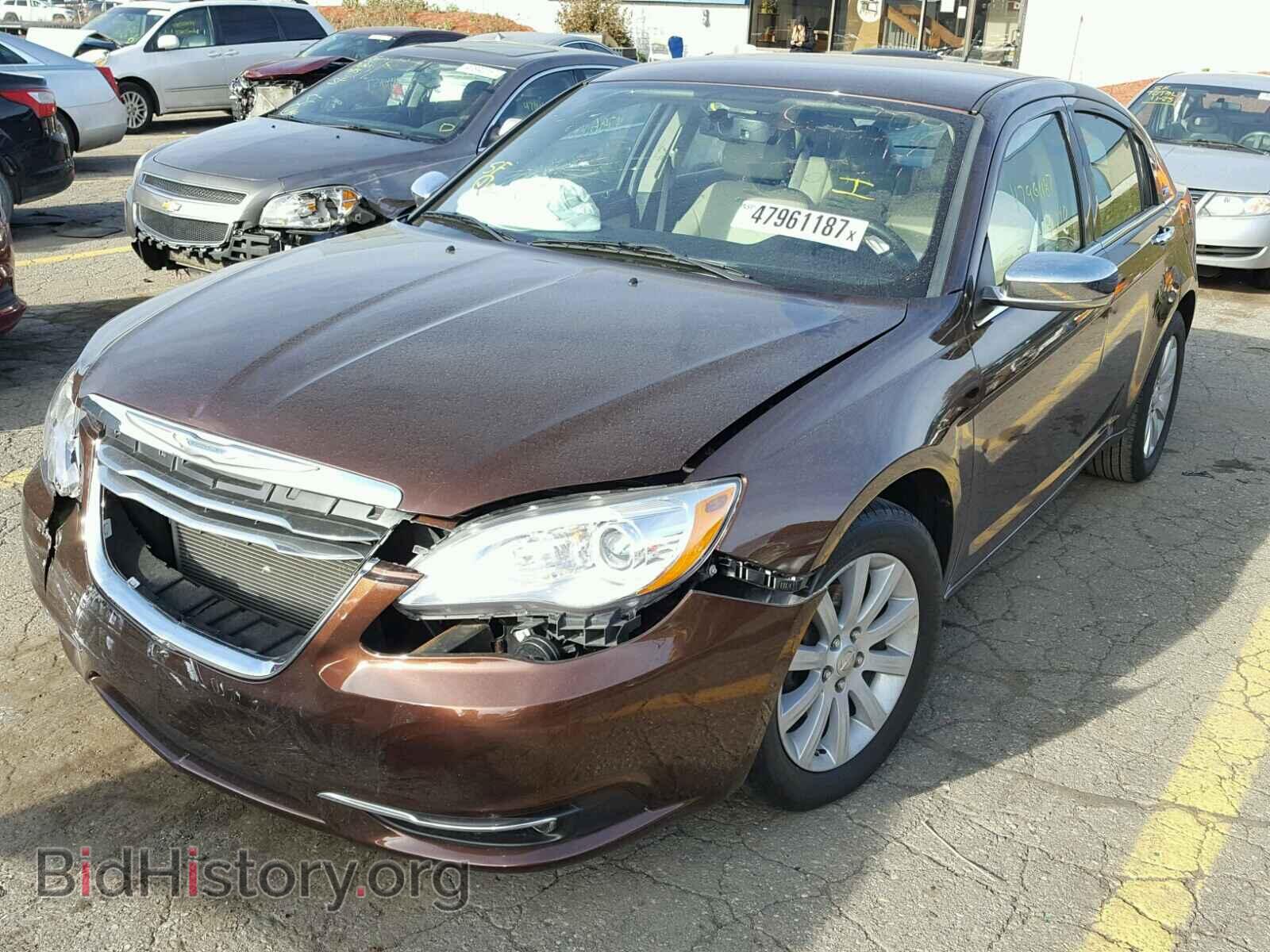 2013 CHRYSLER 200 - VIN: 1C3CCBCG2DN736654 - Фото 2