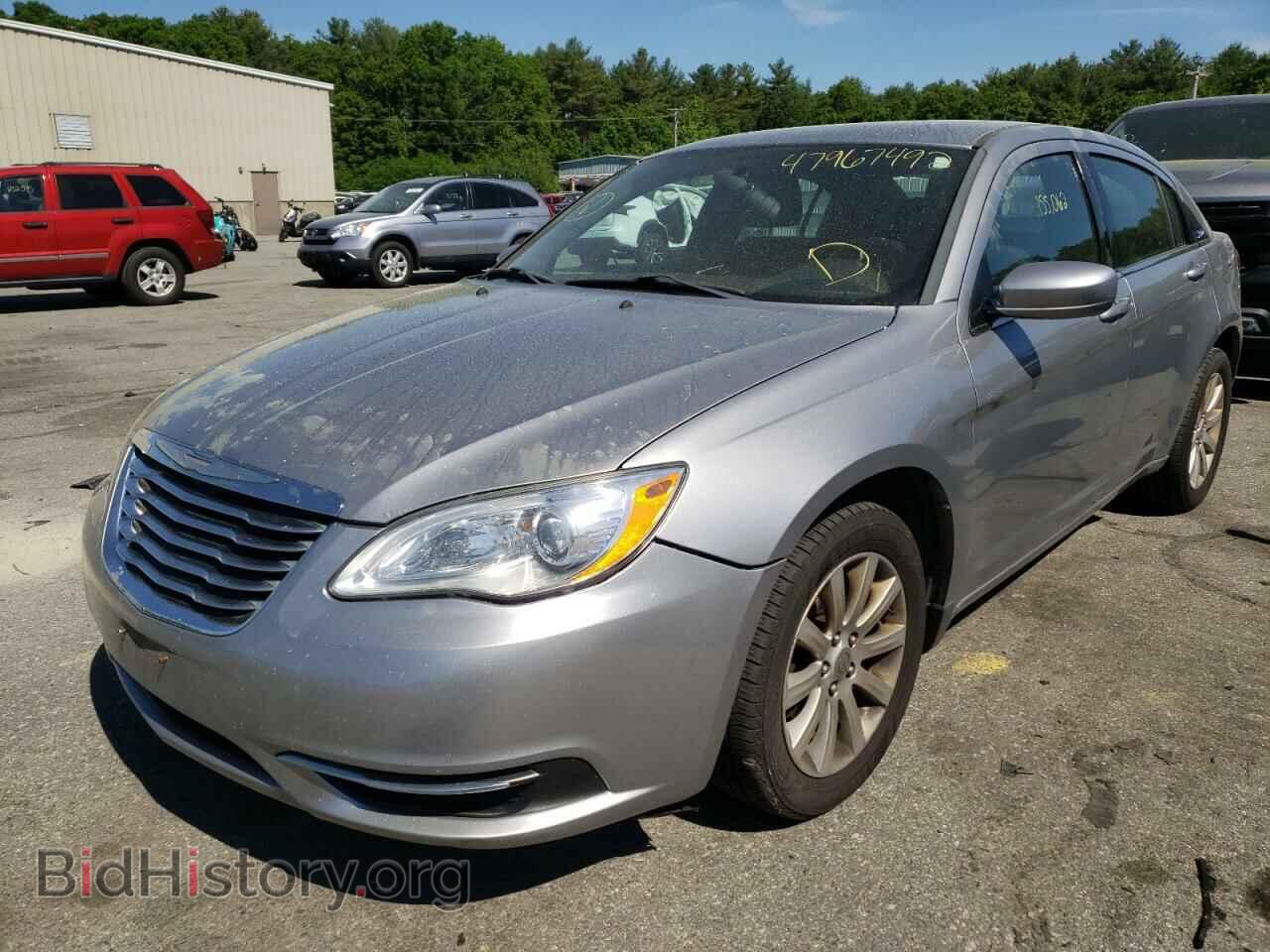 2013 CHRYSLER 200 - VIN: 1C3CCBBB8DN764075 - Фото 2