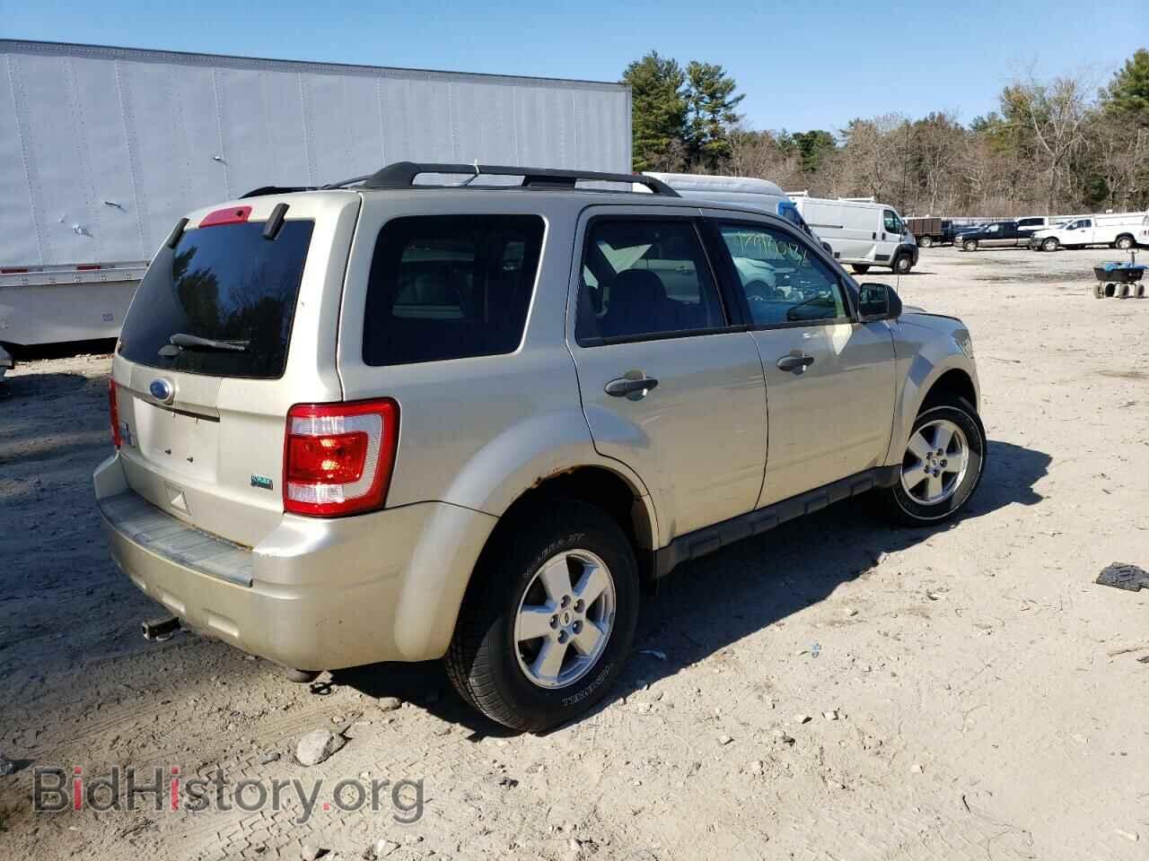 2011 FORD ESCAPE - VIN: 1FMCU0DG5BKC68599 - Фото 3