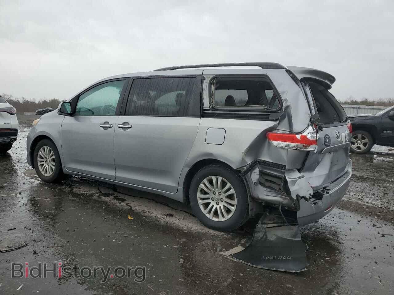 2011 TOYOTA All Models - VIN: 5TDYK3DC3BS049356 - Фото 2