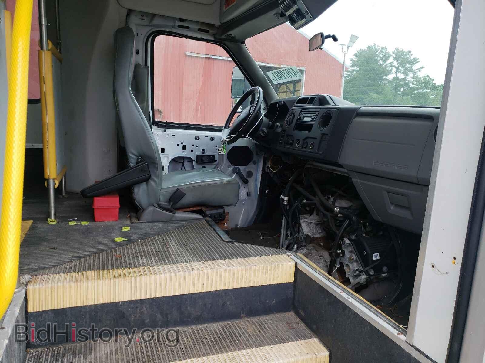 2011 FORD ECONOLINE - VIN: 1FDEE3FS8BDB22727 - Photo 5