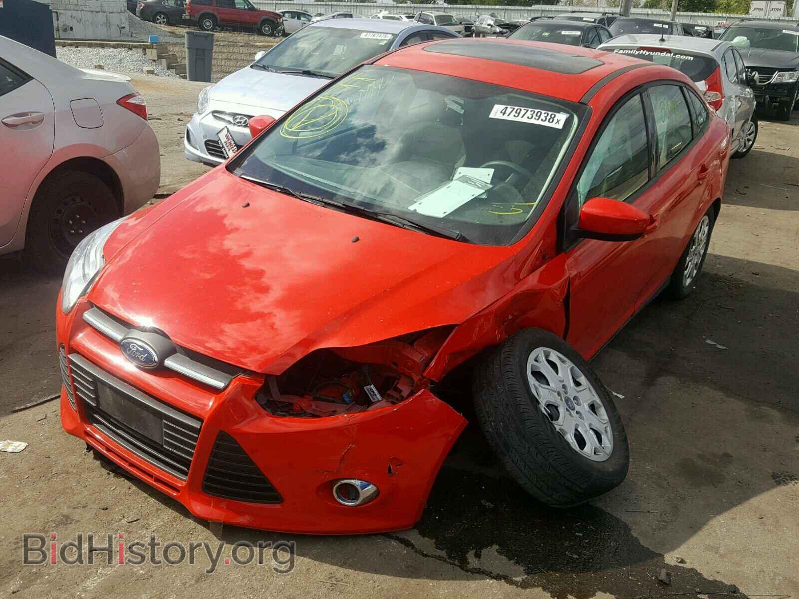 2012 Ford FOCUS (VIN 1FAHP3F28CL152061) — photo 2 of 10
