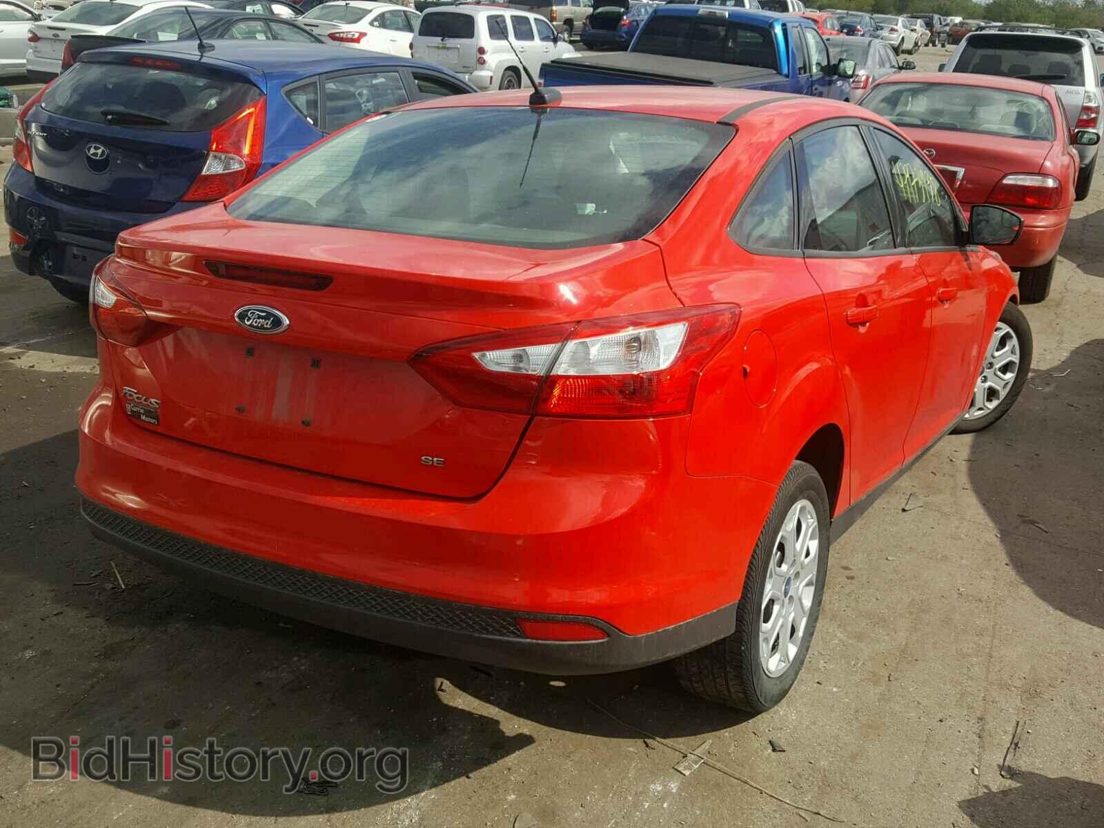 2012 Ford FOCUS (VIN 1FAHP3F28CL152061) — photo 4 of 10