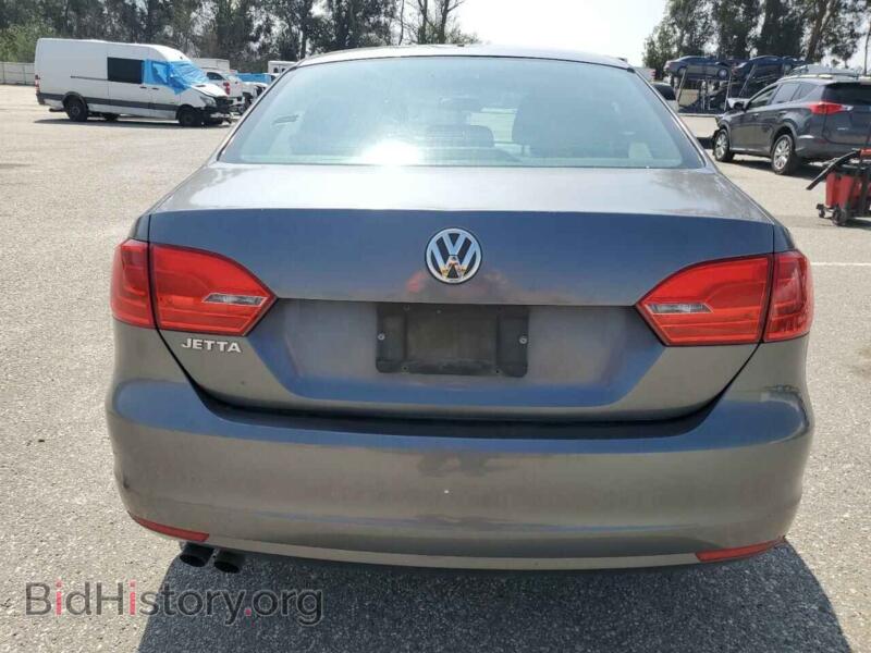 2011 Volkswagen JETTA (VIN 3VW2K7AJ2BM396979) — photo 6 of 12