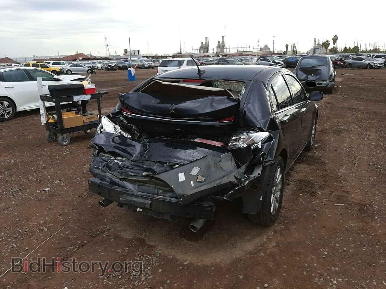 2013 CHRYSLER 200 - VIN: 1C3CCBCG0DN554581 - Фото 4