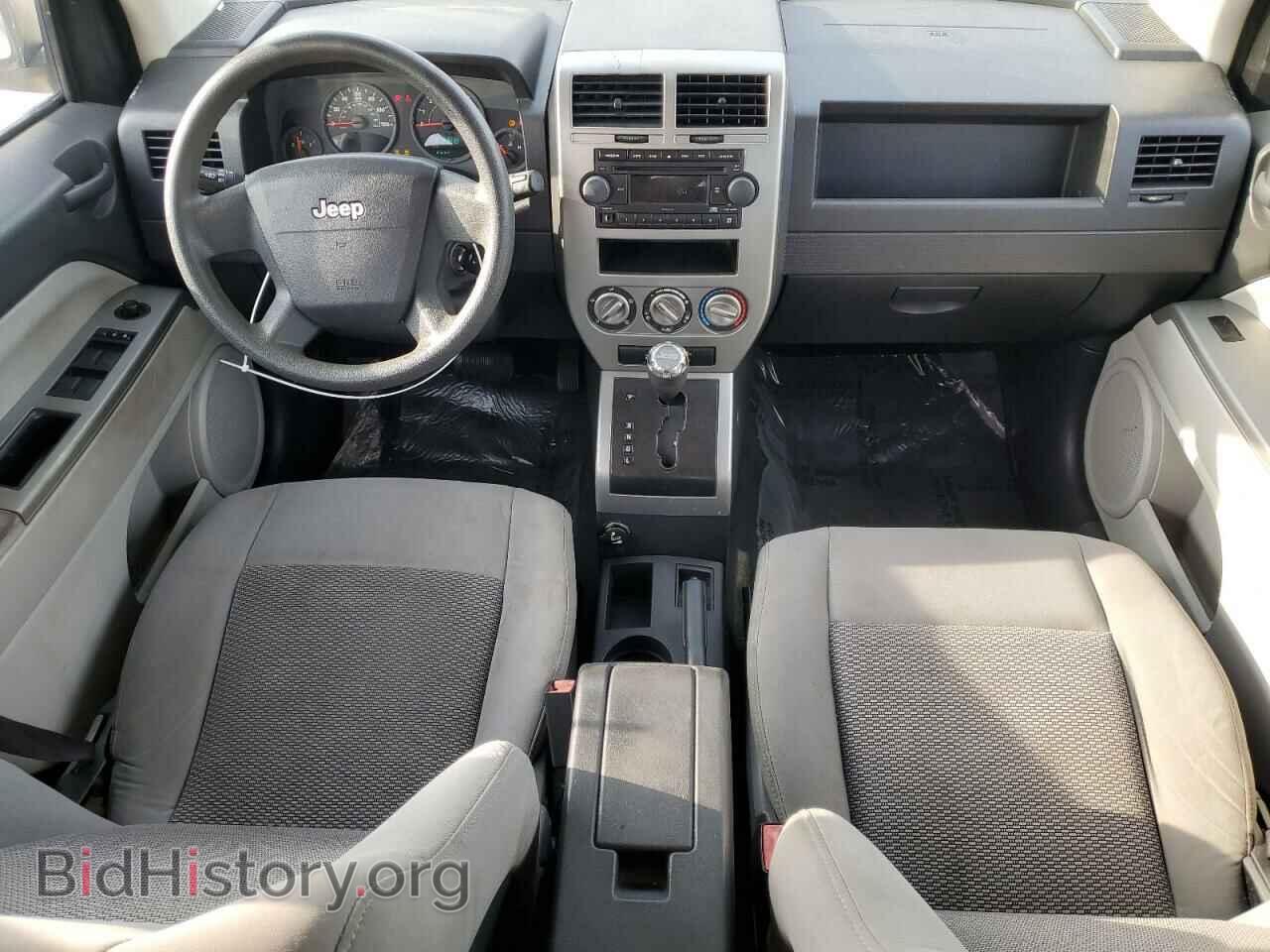 2007 JEEP COMPASS - VIN: 1J8FT47057D244835 - Photo 8
